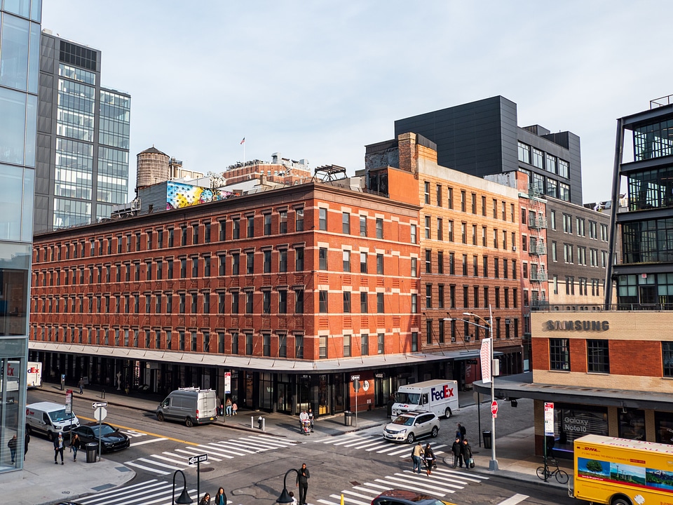 Manhattan Buildings and People