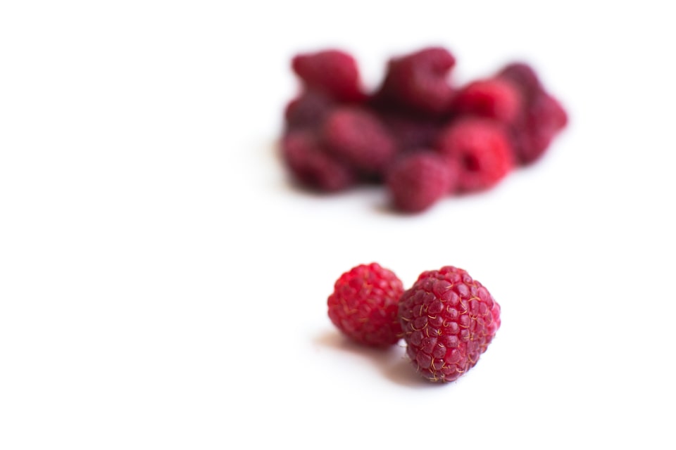 Plate of berries photo