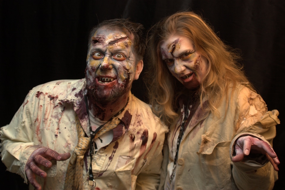 Zombies zombie couple halloween