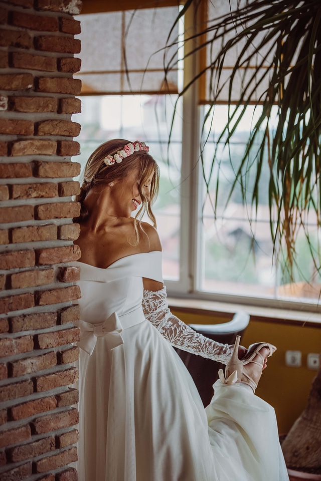 Wedding bride enjoyment