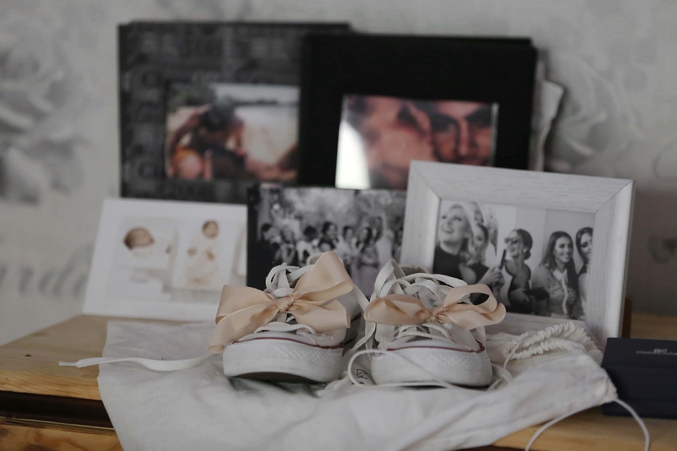 Footwear frame shoelace