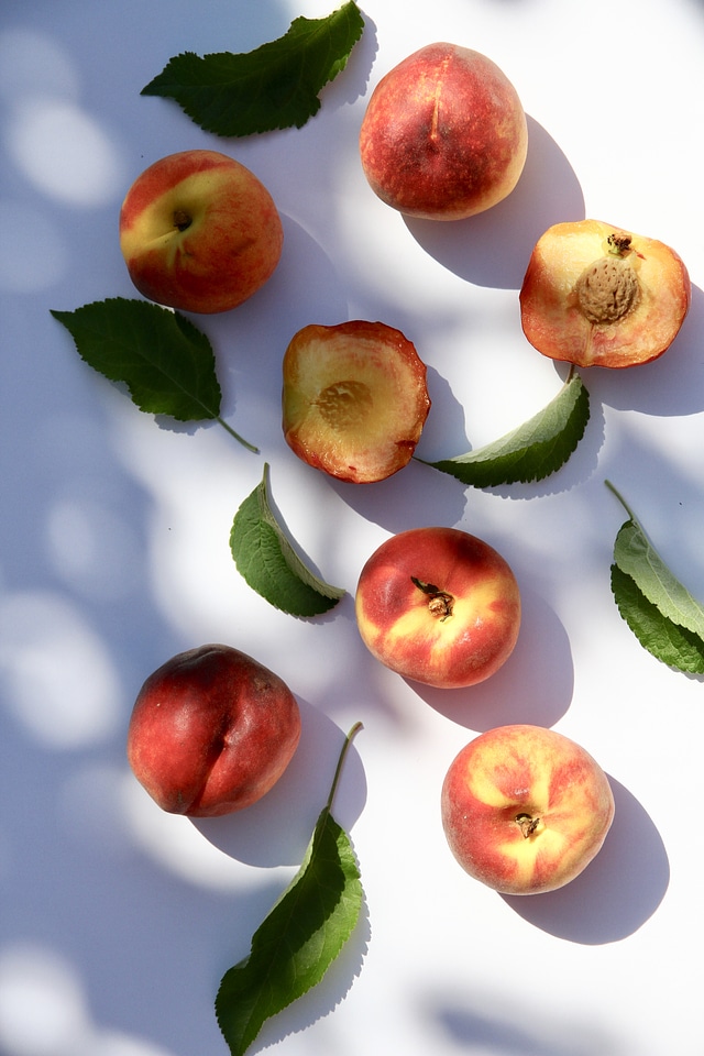 Peaches and leaves