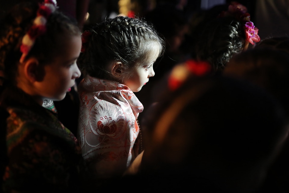 Children shadow audience