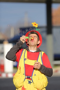 Entertainer bauble clown