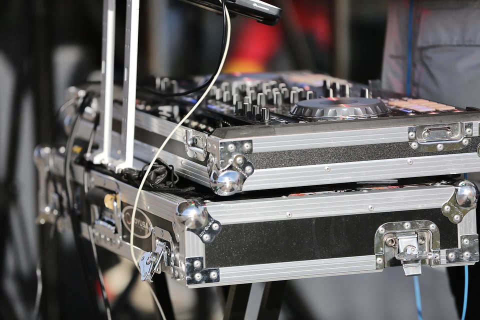 Device industry music