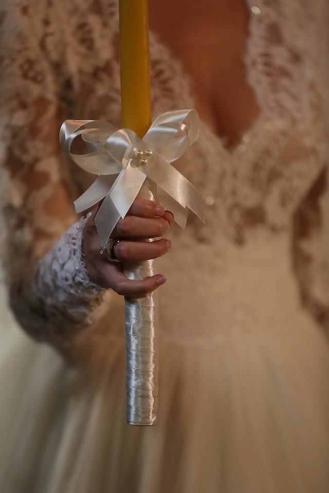 Bride candle wedding dress