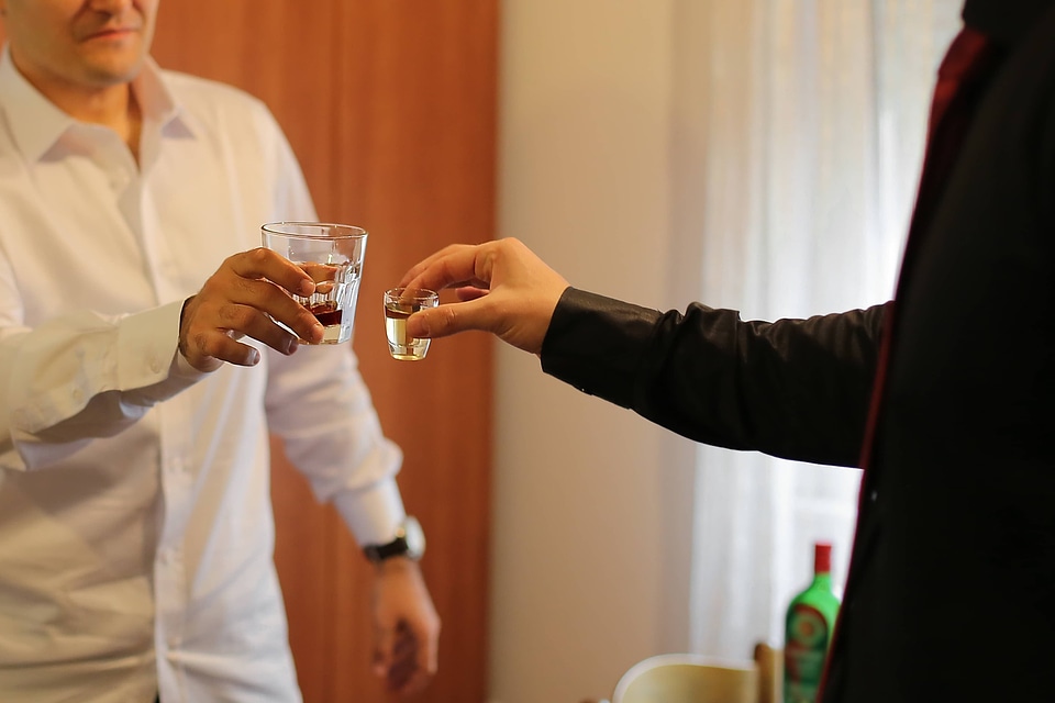 Cocktails alcohol men