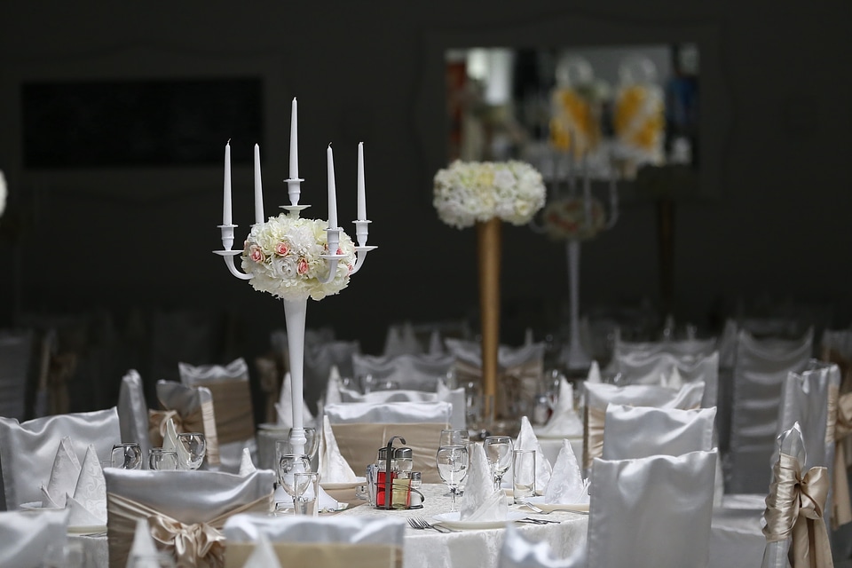 Fancy dinner table wedding venue