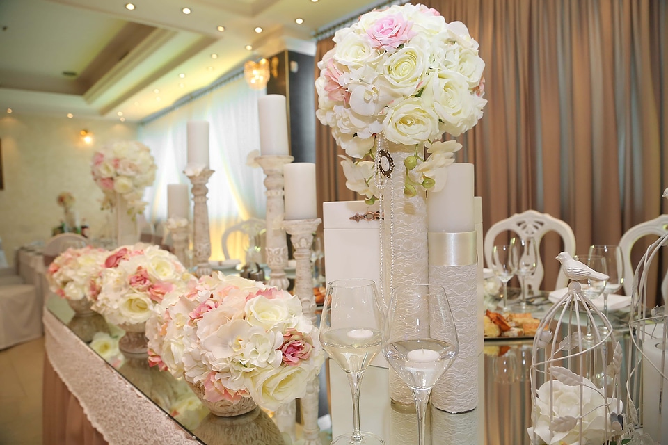 Wedding Venue modern flowers