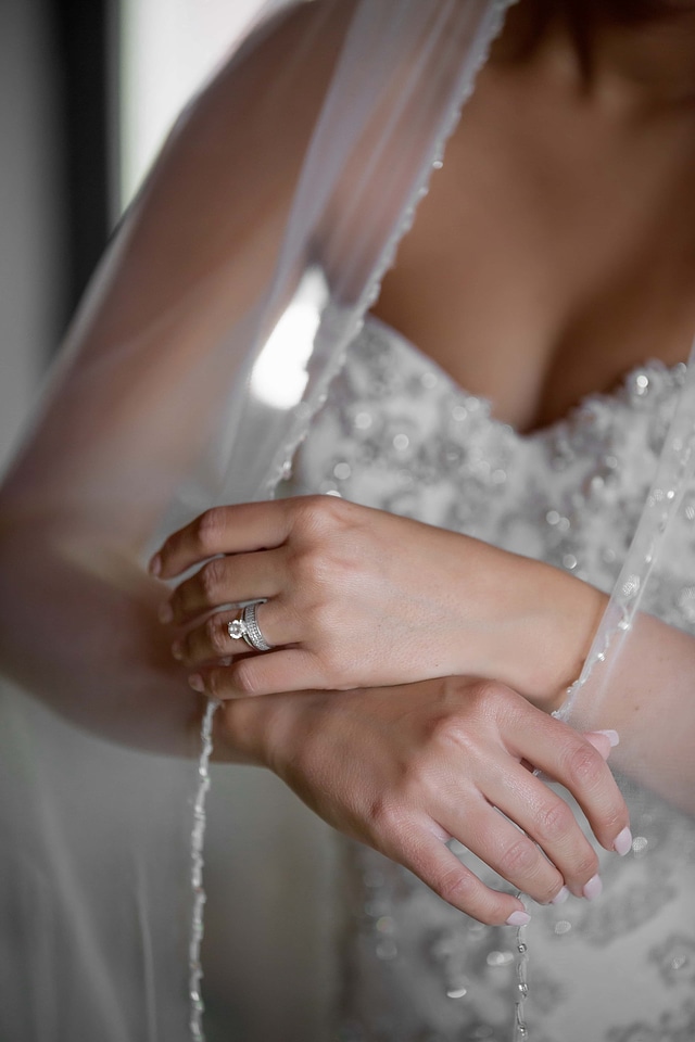 Diamond veil wedding ring