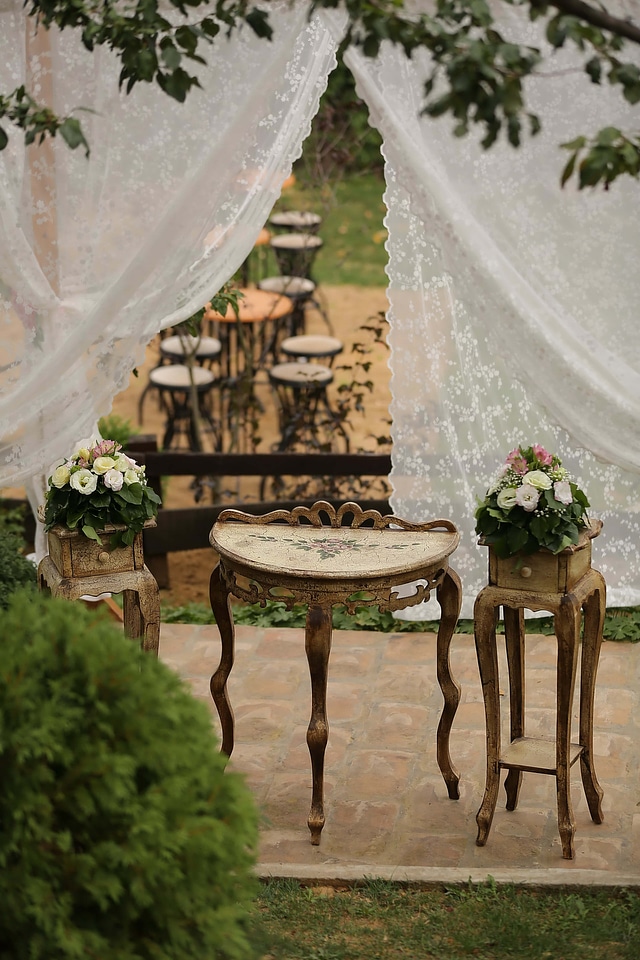 Wedding Venue garden romantic