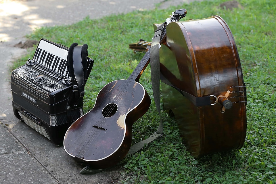 Acoustic guitar instrument