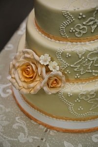 Wedding Cake orange yellow close-up photo