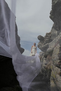 Bride cliff veil photo