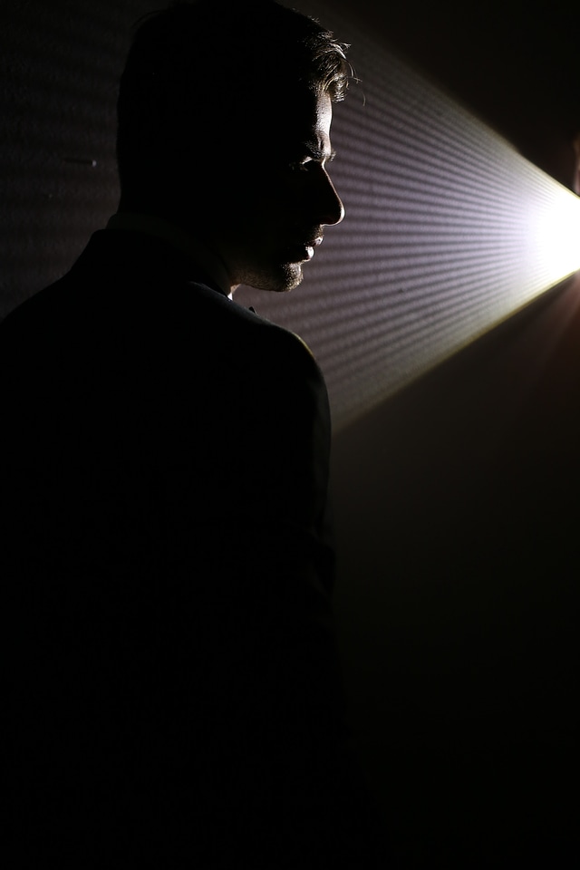 Flare light bulb spotlight