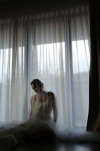 Wedding Dress veil shoulder photo