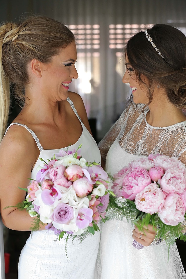 Bride sisters friends
