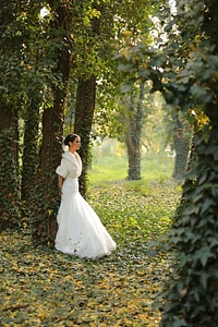 Bride forest glamour photo