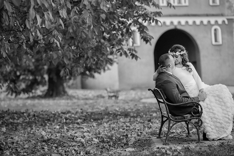 Bench groom bride photo