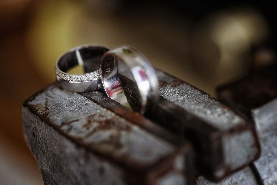 Rings pair hand tool
