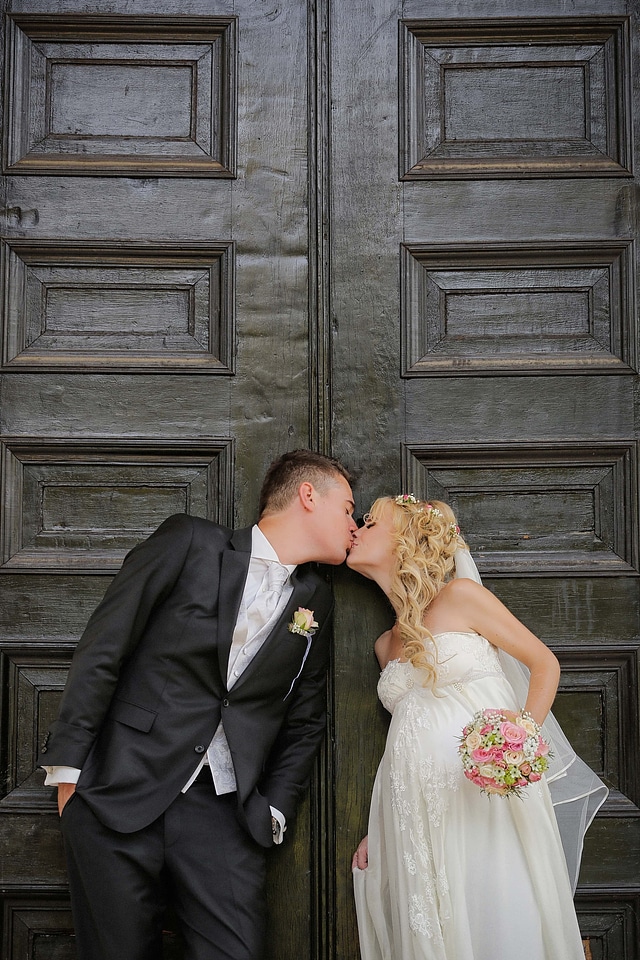 Front Door entrance kiss