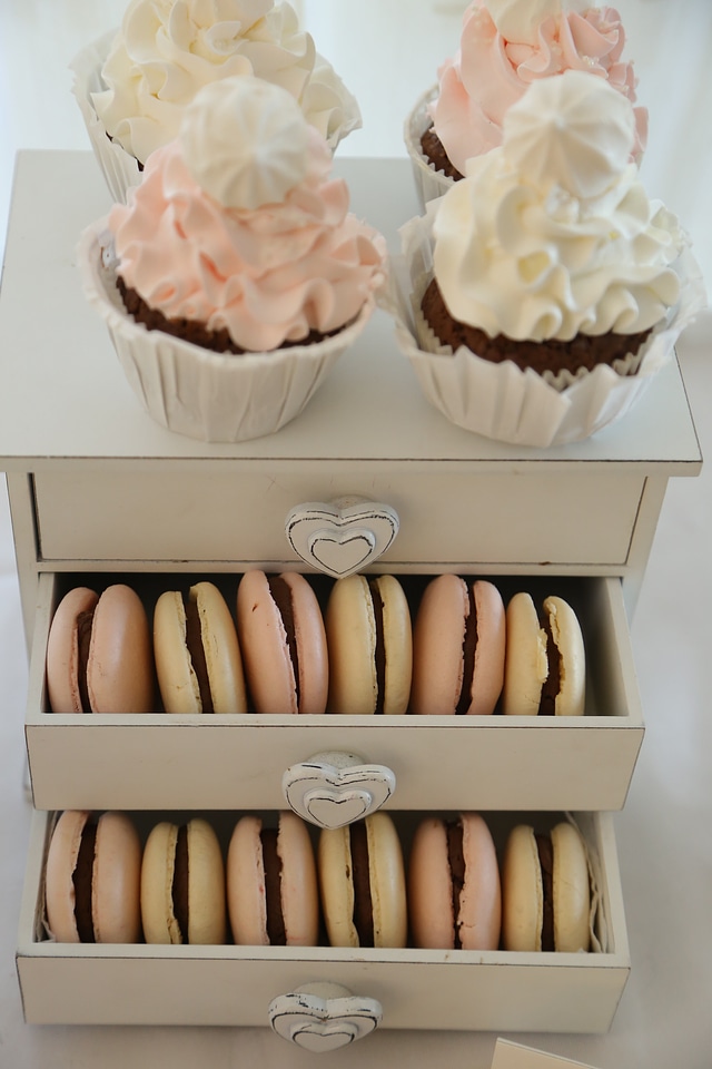 Drawer wooden cupcake
