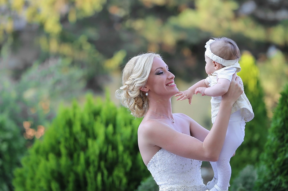 Hug maternity motherhood