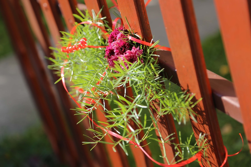 Picket Fence bouquet wooden