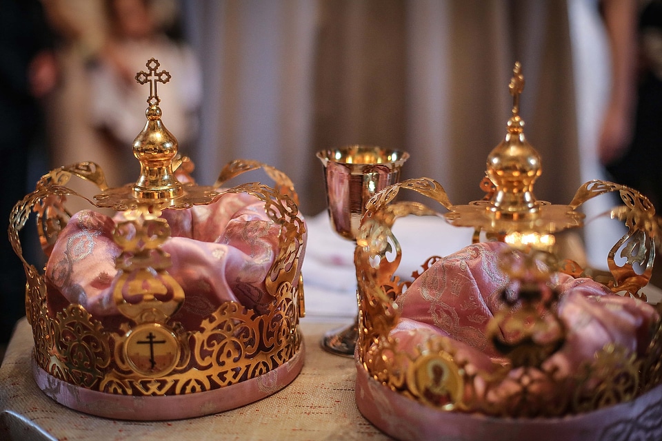 Crown coronation gold