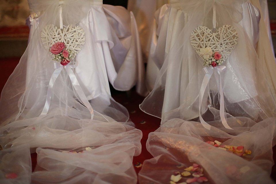 Salon wedding dress romantic