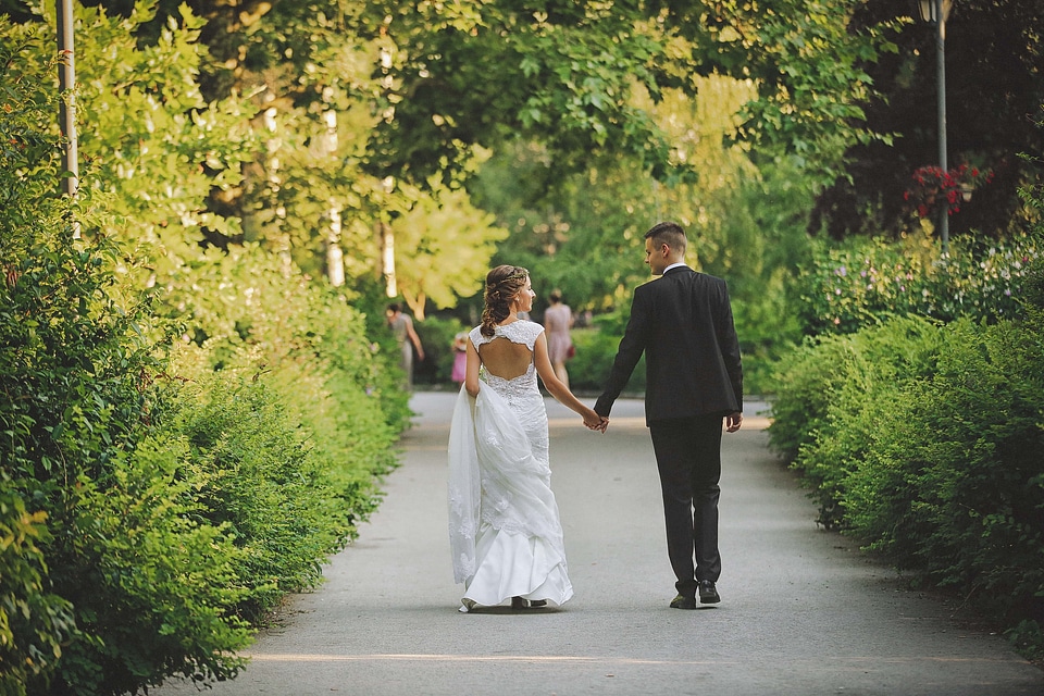 Bride garden groom