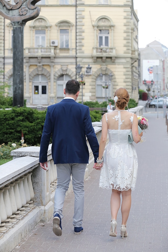 Bride downtown groom