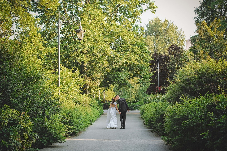 Couple kiss wedding
