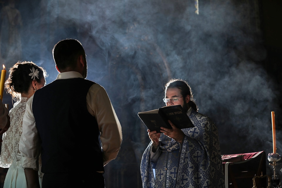Wedding priest ceremony