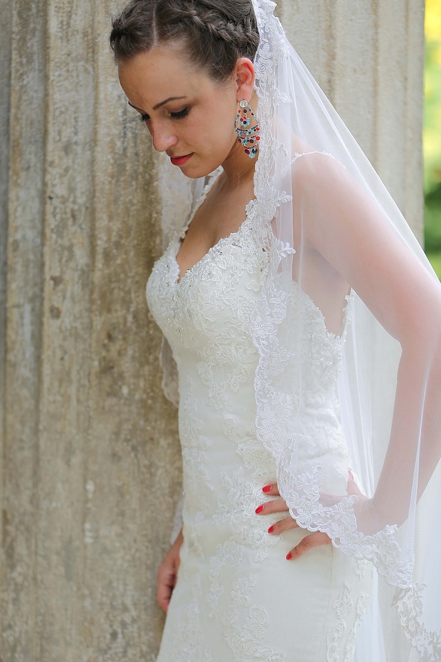 Pretty bride wedding dress photo
