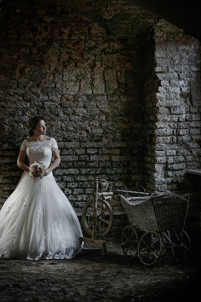 Dungeon basement bride