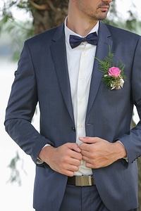 Beard suit groom photo