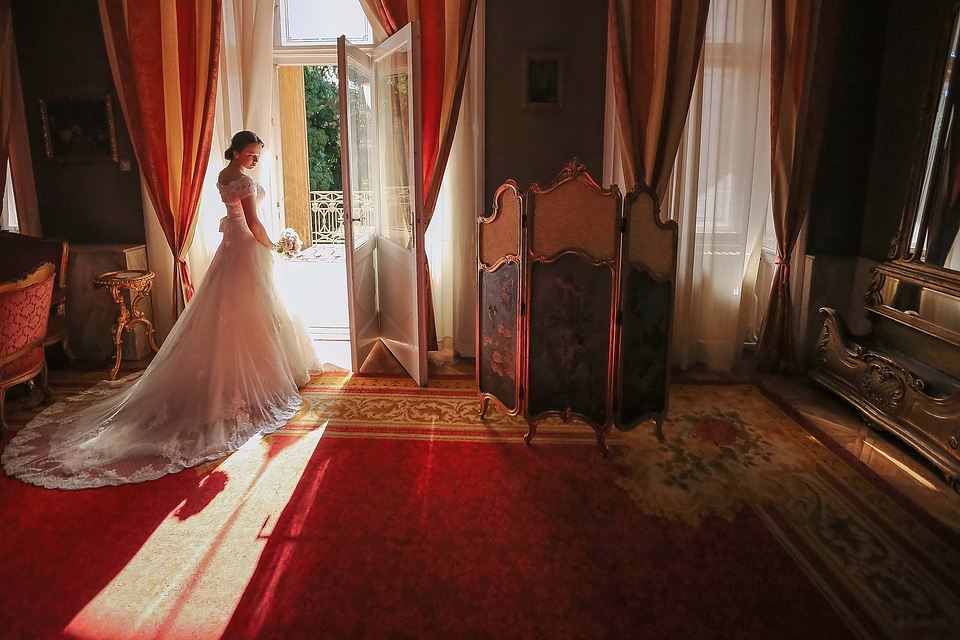 Salon wedding dress boutique