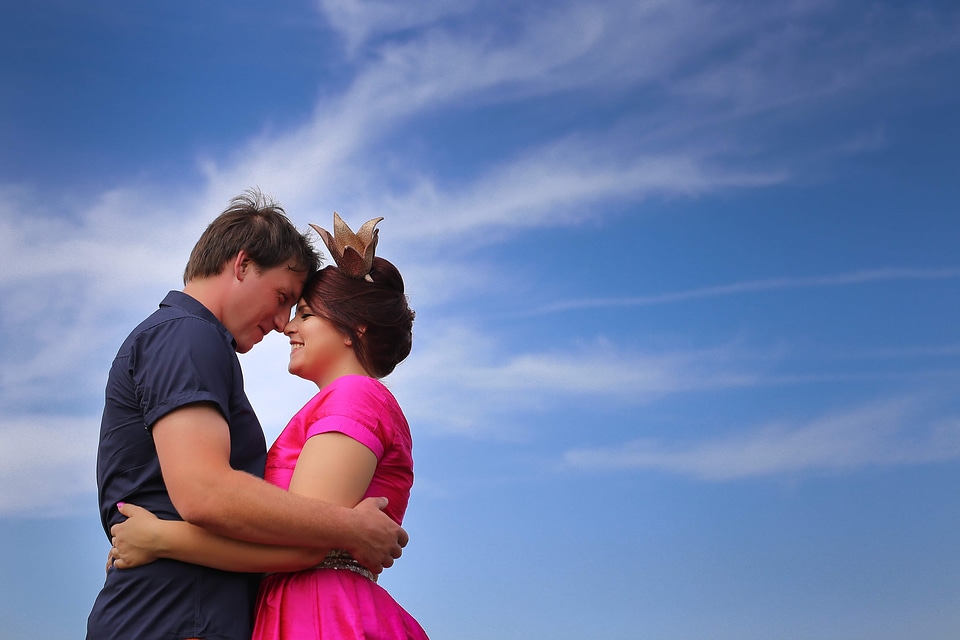 Girlfriend boyfriend kiss