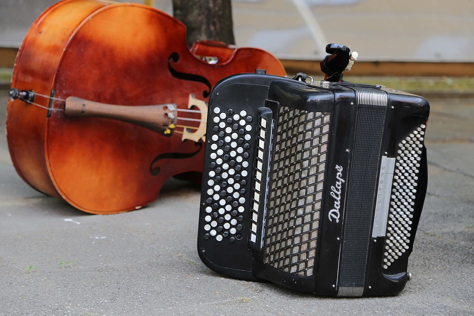 Folk nostalgia music