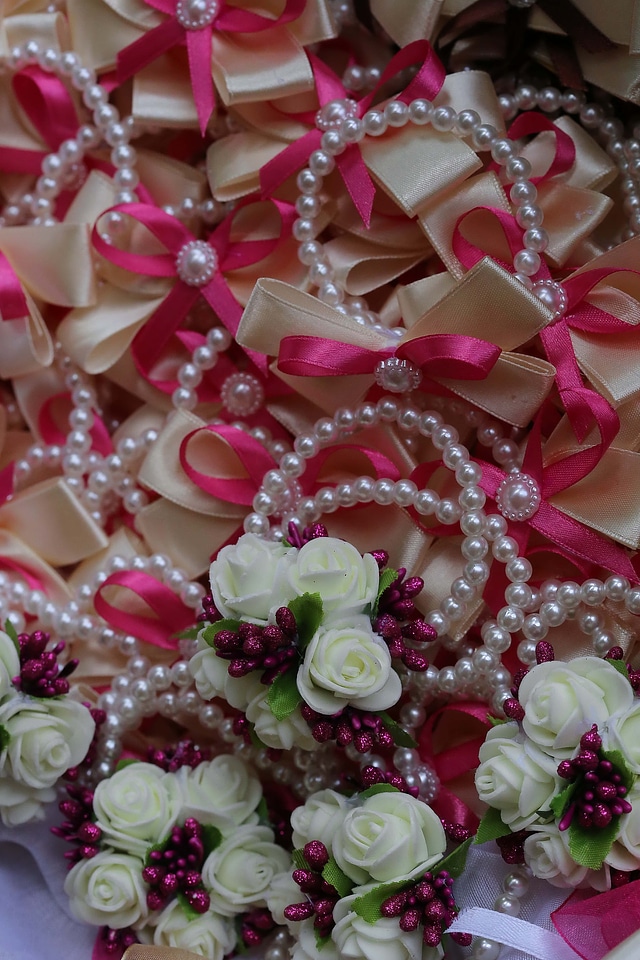 Pears necklace pink