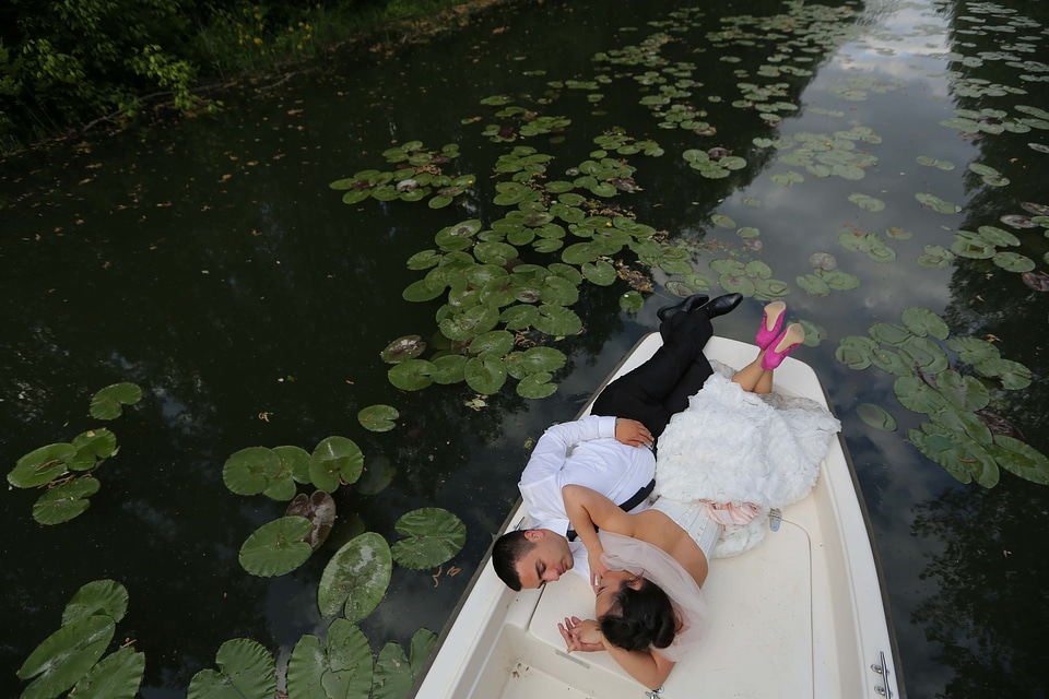 Groom bride lily pad