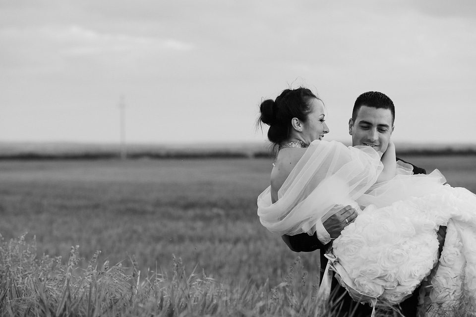 Groom bride hold