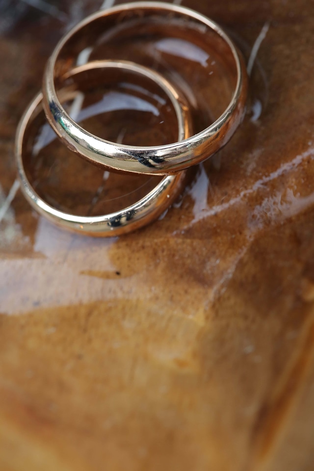 Rings gold marble
