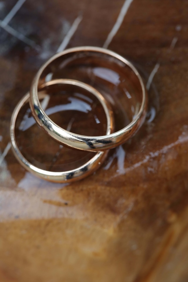 Golden Glow rings gold
