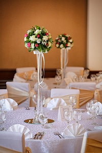 Bouquet vase tablecloth photo
