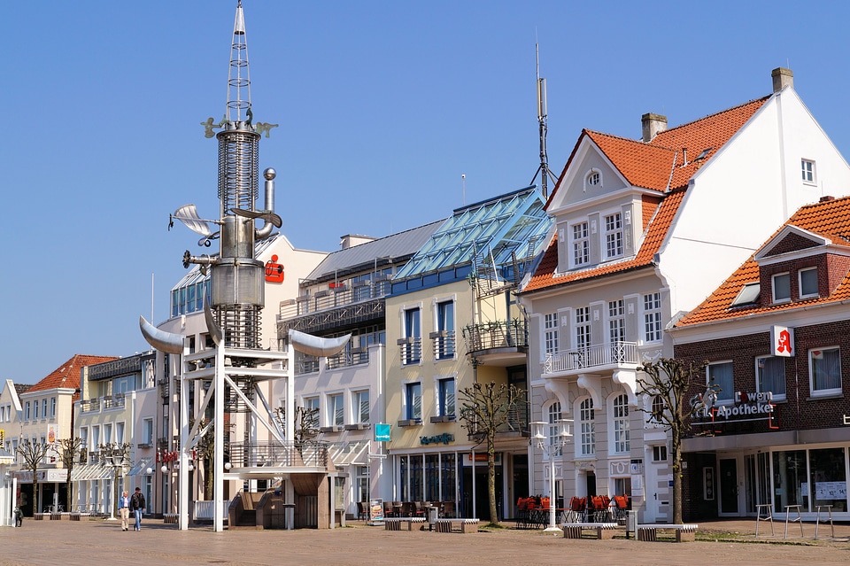 Marketplace pedestrian zone sous tower