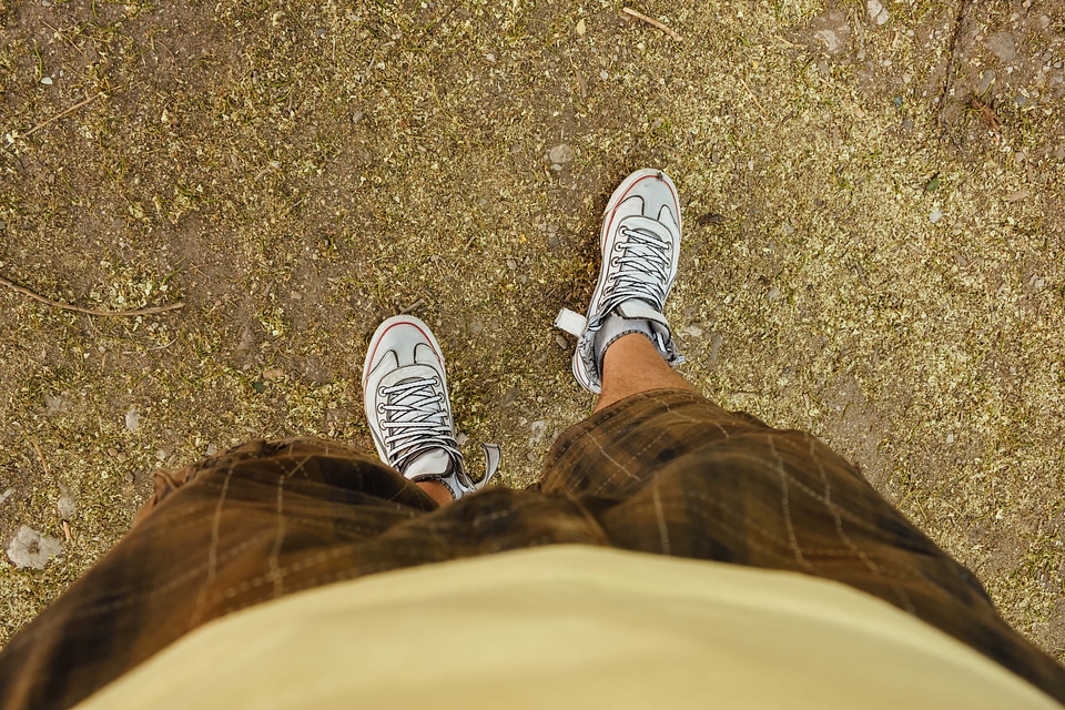 Shoelace outfit sneakers