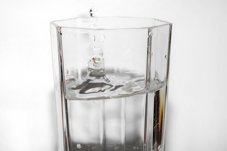 Glass beverage waterdrop photo