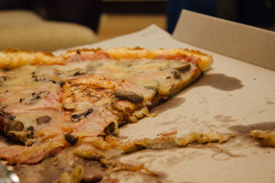 Pizza mushroom sauce mozzarella